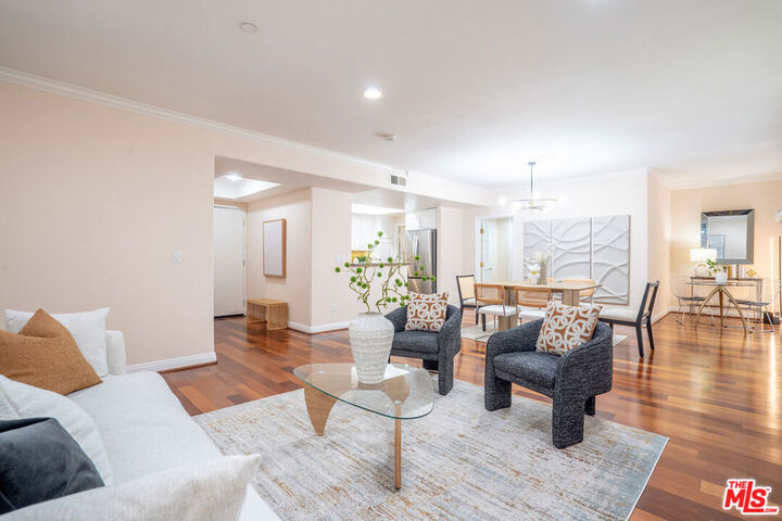 Property Photo:  616 S Wilton Place 103  CA 90005 
