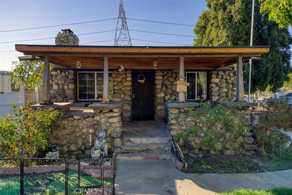 Property Photo: 11103 Allegheny CA 91352
