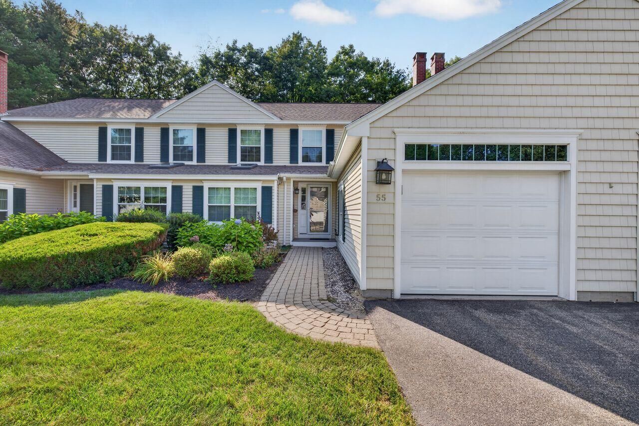 Property Photo:  55 Schooner Way 31  ME 04090 