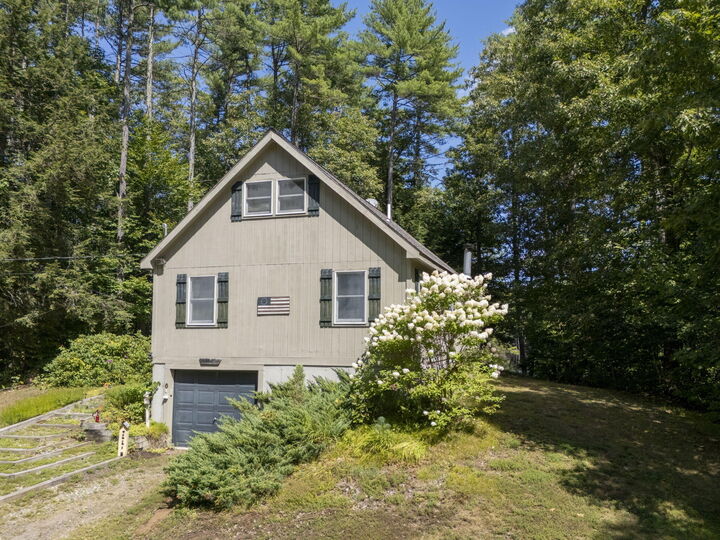 Property Photo:  6 Evergreen Circle  ME 04048 