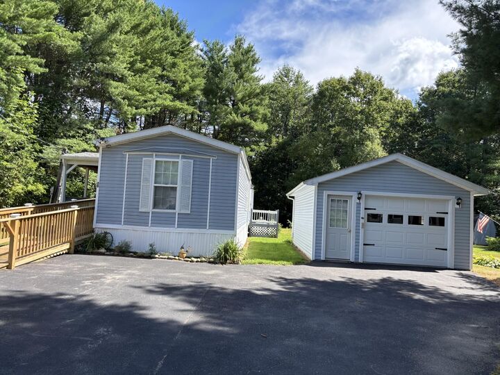 Property Photo:  29 Ridge Road  ME 04346 