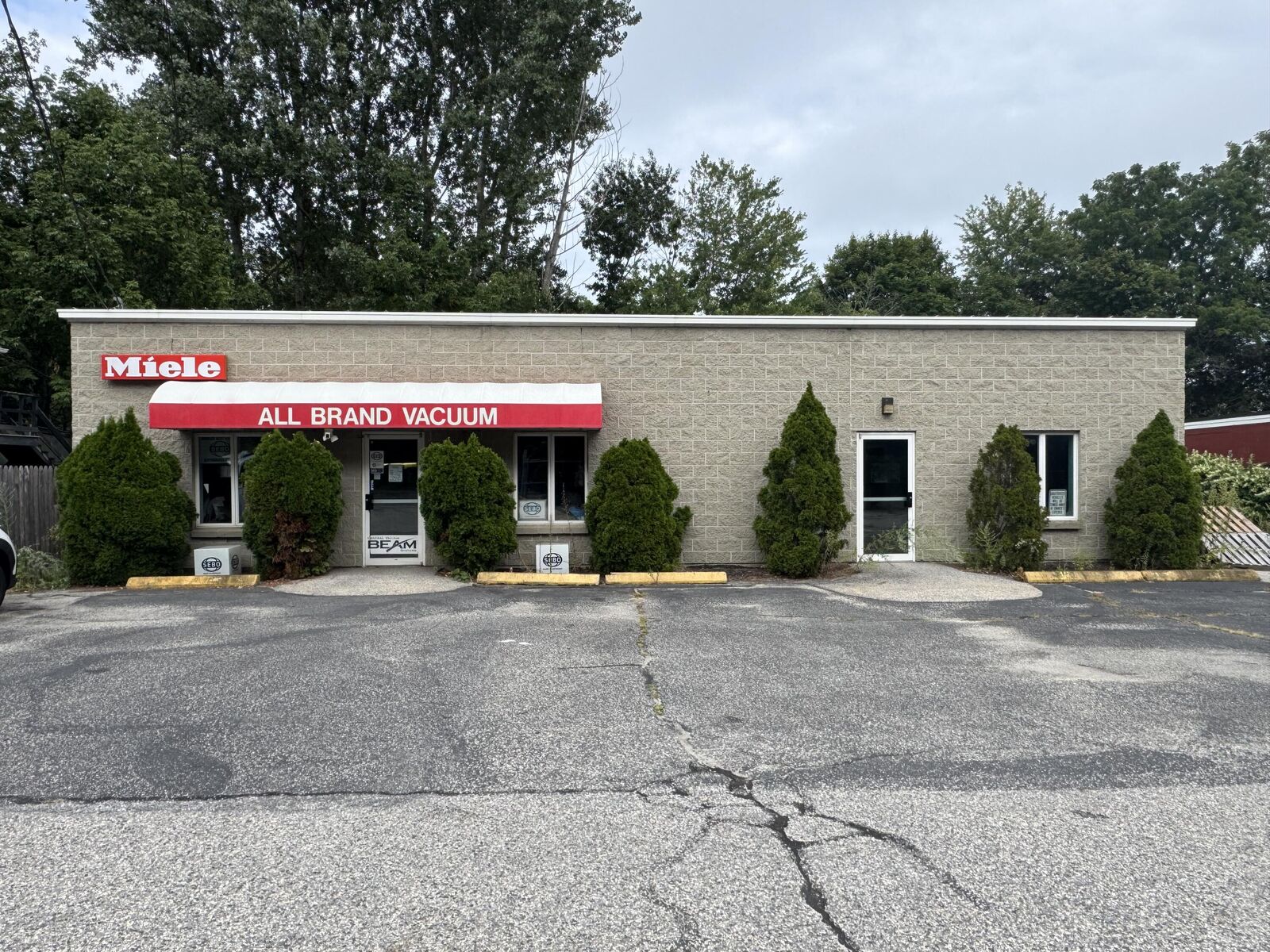 Property Photo: 819-829 Forest Avenue ME 04103