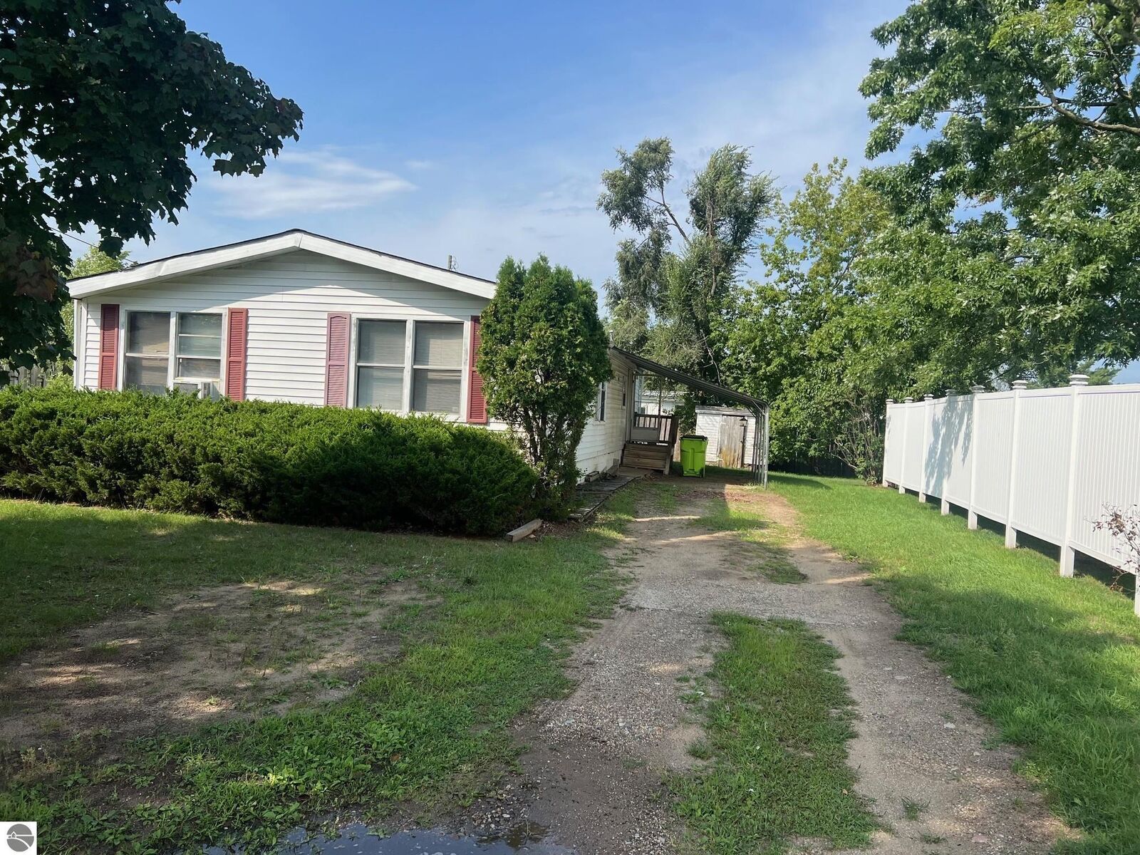 Property Photo:  502 Hysell Street  MI 48617 