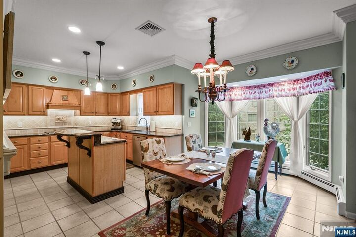 Property Photo: 4 Windsor Court NJ 07458