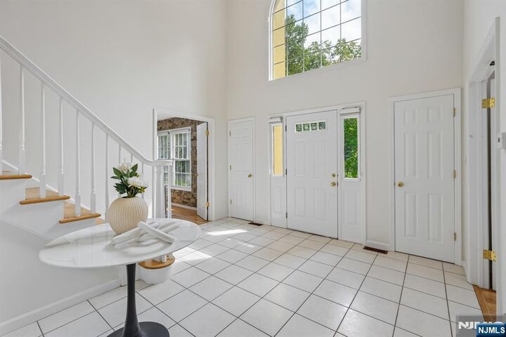Property Photo:  15 Bethany Circle  NJ 07624 