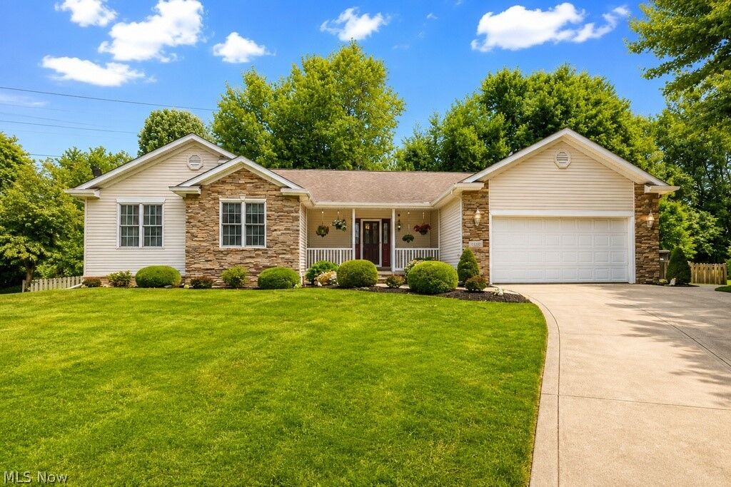 Property Photo: 5455 Wilkenson Circle OH 44060