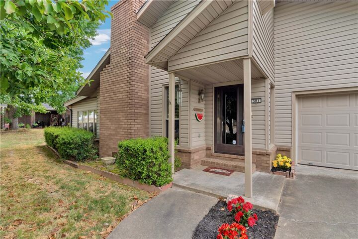 Property Photo:  301 Edmondson Avenue  AR 72764 