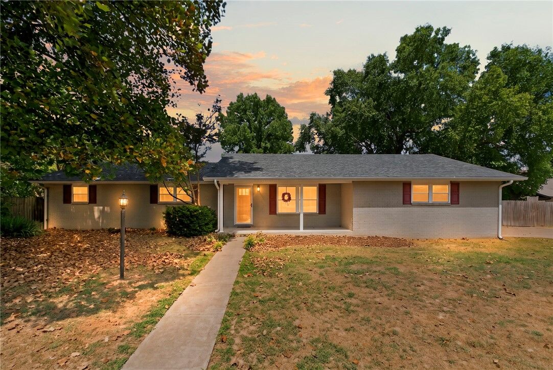 Property Photo: 2004 Camino Real AR 72762