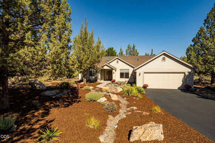 Property Photo: 1230 Mourning Dove Court OR 97756