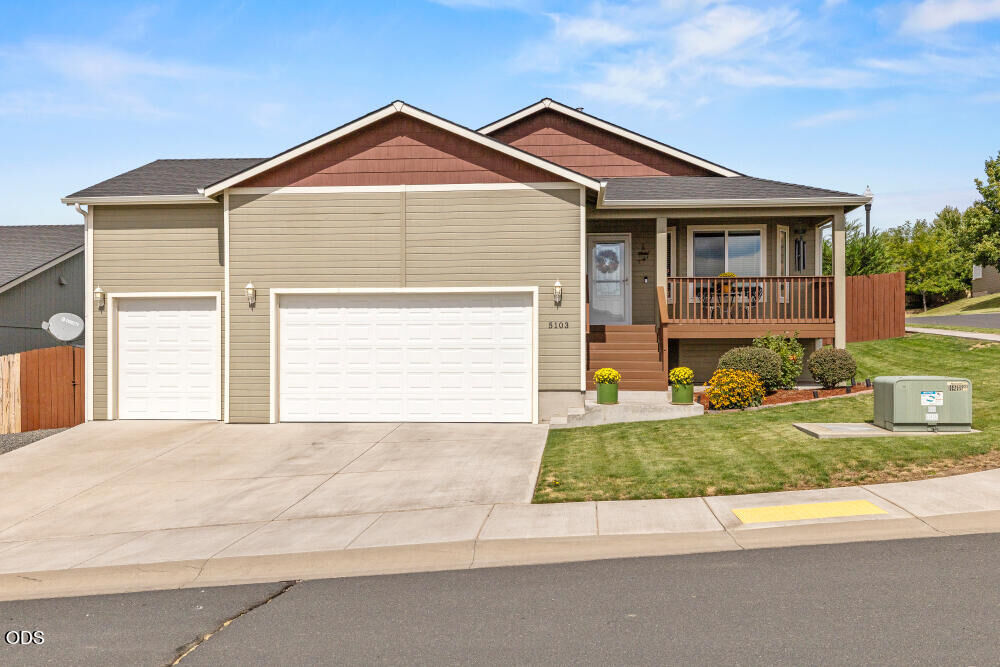 Property Photo:  5103 Aster Lane  OR 97601 