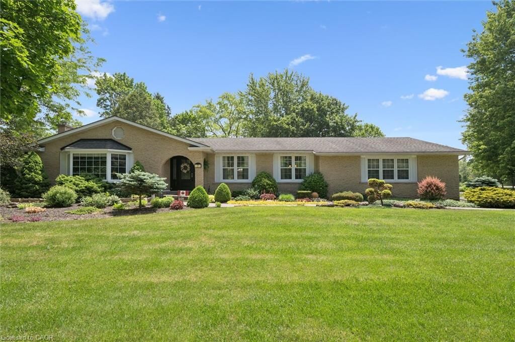 Property Photo:  7 King Street  ON N0J 1M0 
