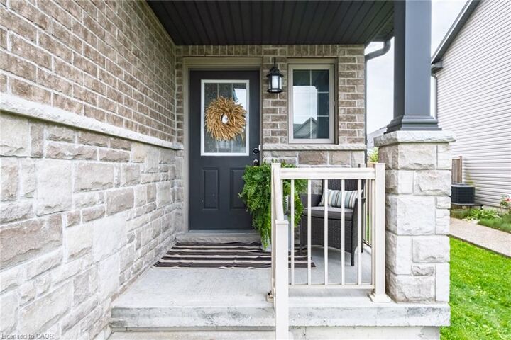 Property Photo:  8 Basswood Road  ON N3Y 0E1 