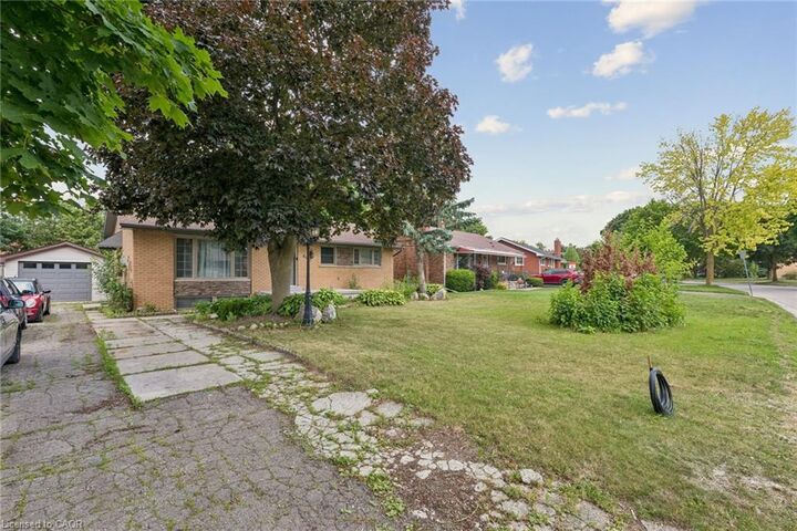 Property Photo:  61 Godfrey Drive  ON N5V 2E8 