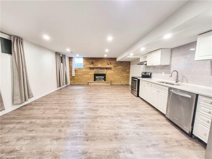Property Photo:  11 Duncairn Avenue  ON N2M 4S5 