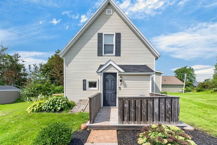 Property Photo: 7 Macarthur Drive PE C0A 1H4