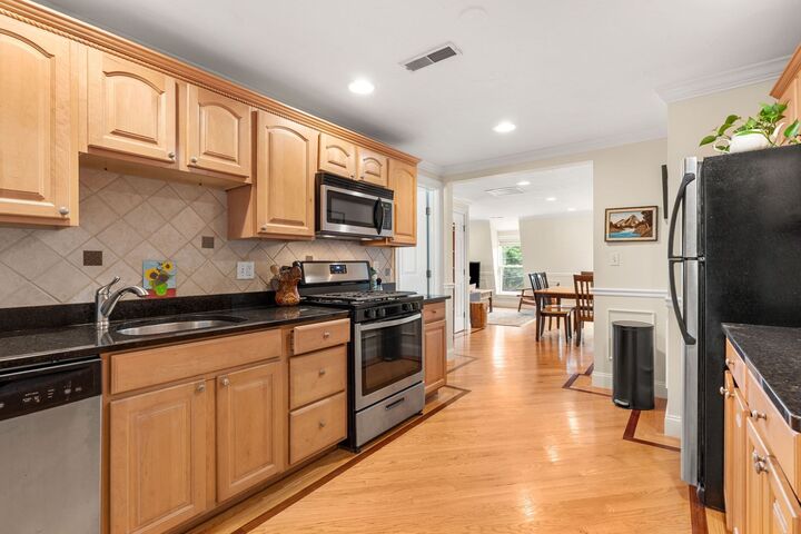 Property Photo:  12 Maple Ave 3  MA 01810 