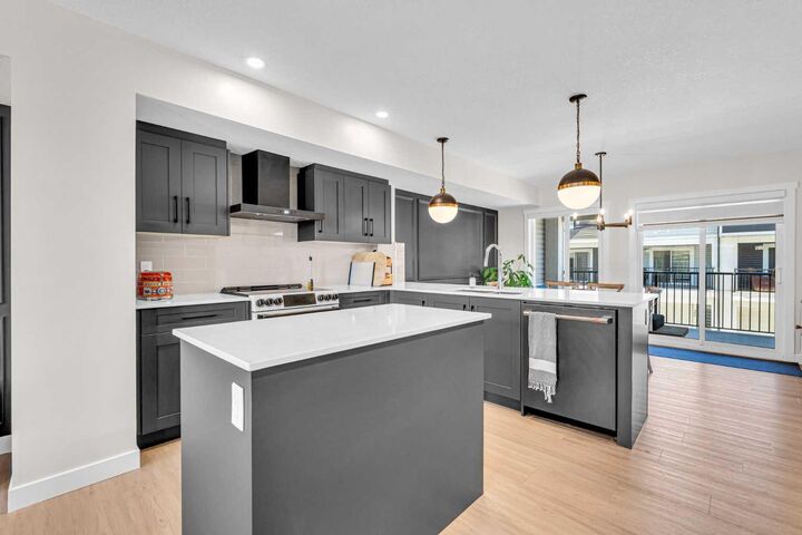 Property Photo:  182 Belmont Street SW  AB T2X 5X5 