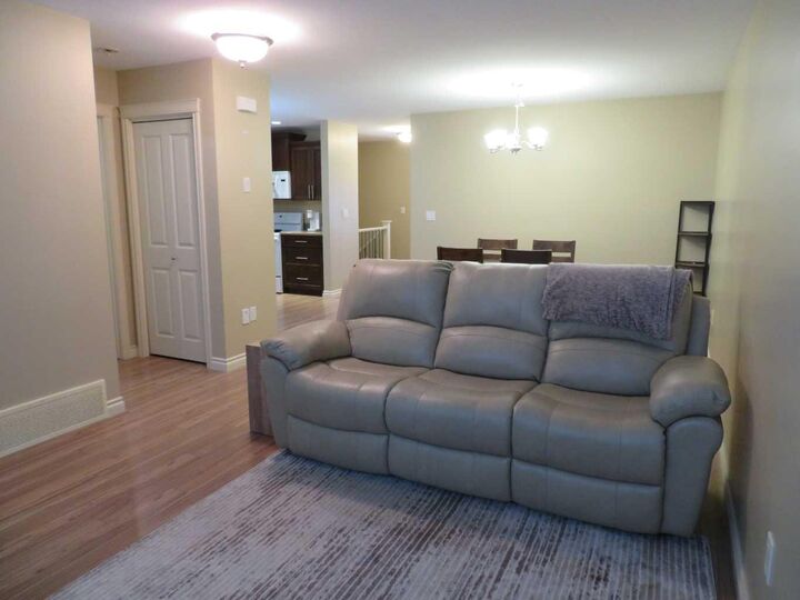 Property Photo:  5311 57 Avenue 3  AB T4J 0B1 