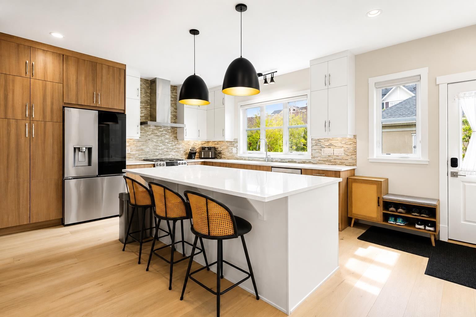 Property Photo:  3804 Sarcee Road SW  AB T3E 7W9 