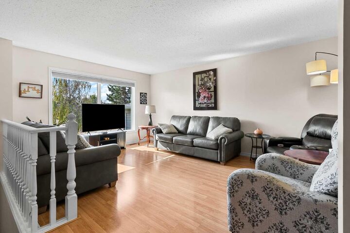 Property Photo:  4018 58 Avenue Close  AB T9V 2P6 