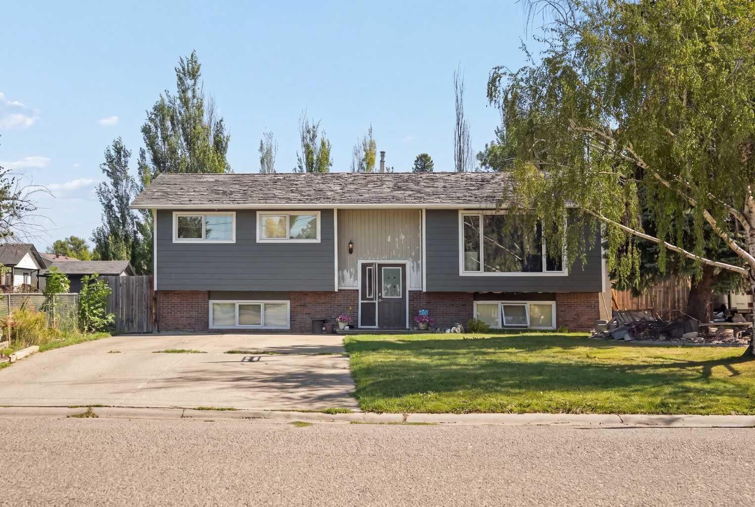 Property Photo:  225 S 50 W  AB T0K 2S0 