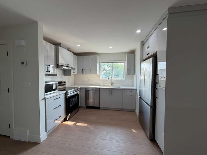 Property Photo:  9403 103 Avenue B  AB T8V 1B4 