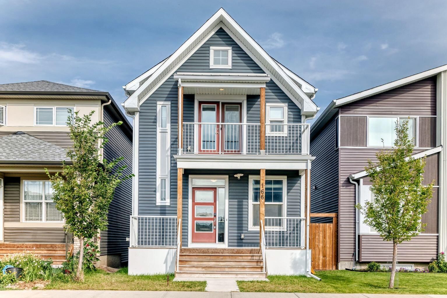 Property Photo:  166 Howse Common NE  AB T3P 1L6 