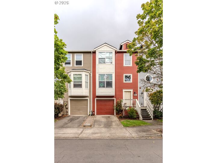 Property Photo:  2567 NW 1st Dr  OR 97030 