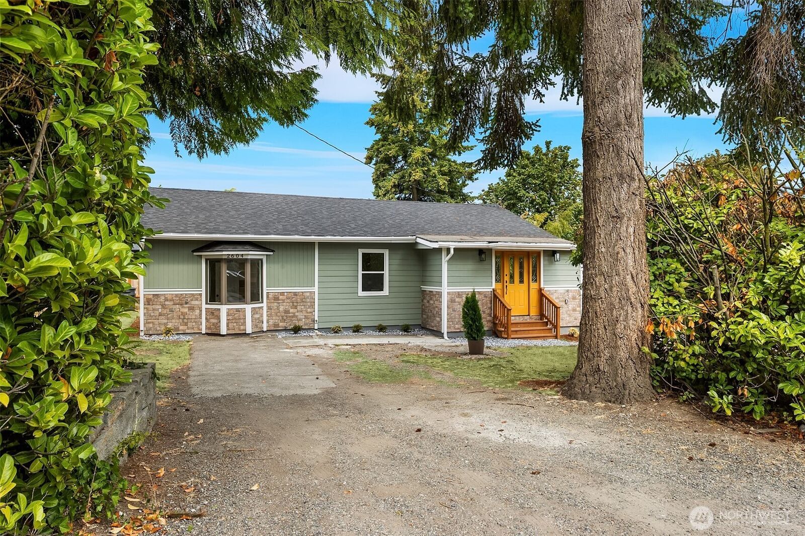 Property Photo: 2604 S 122nd Street WA 98168