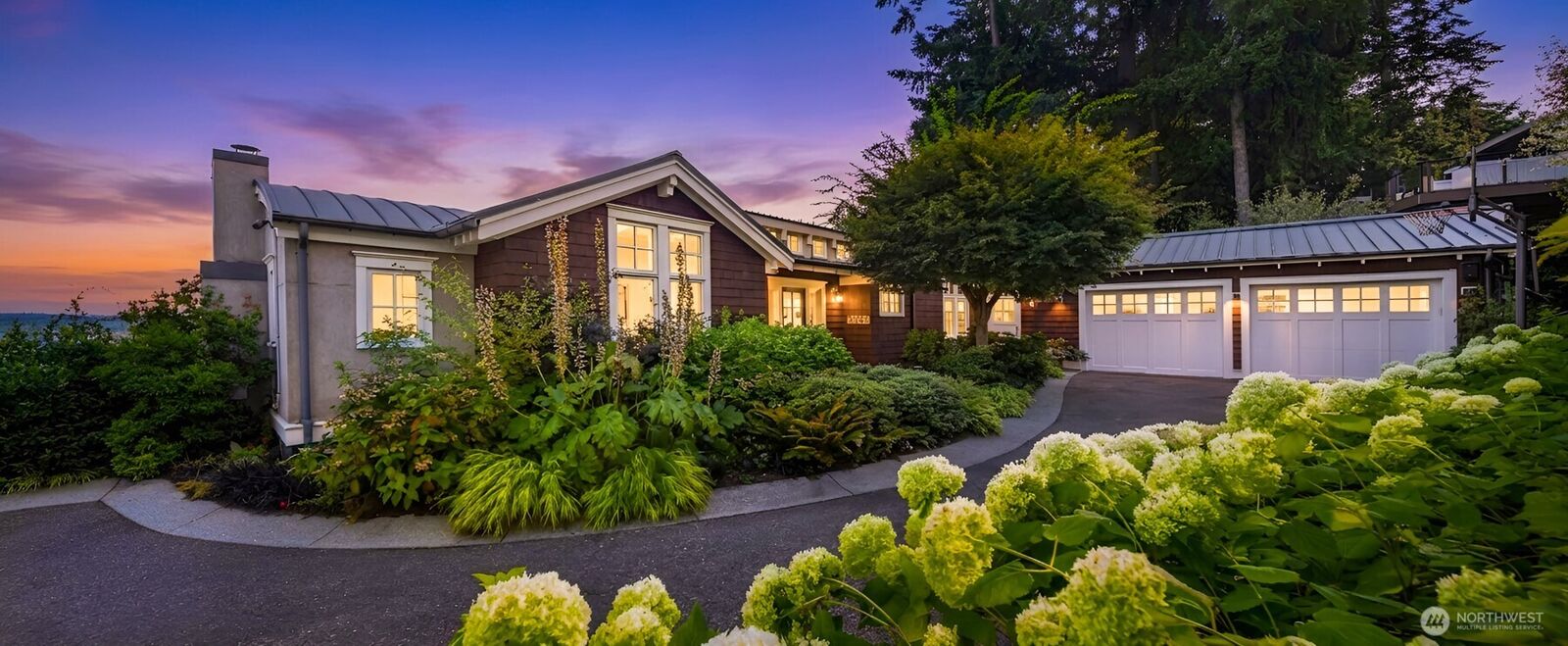 Property Photo:  9221 SE 46th Street  WA 98040 