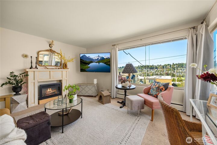 Property Photo:  2822  14th Avenue W  WA 98119 