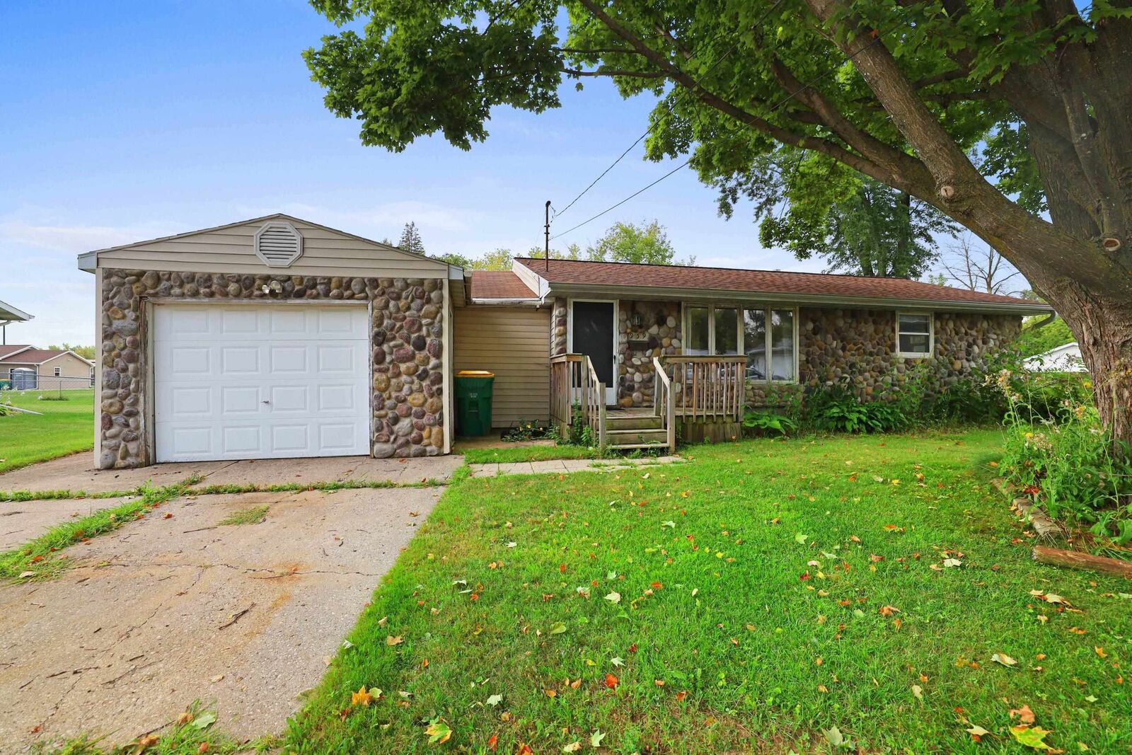 Property Photo:  959 Redley Court  WI 54304-3711 