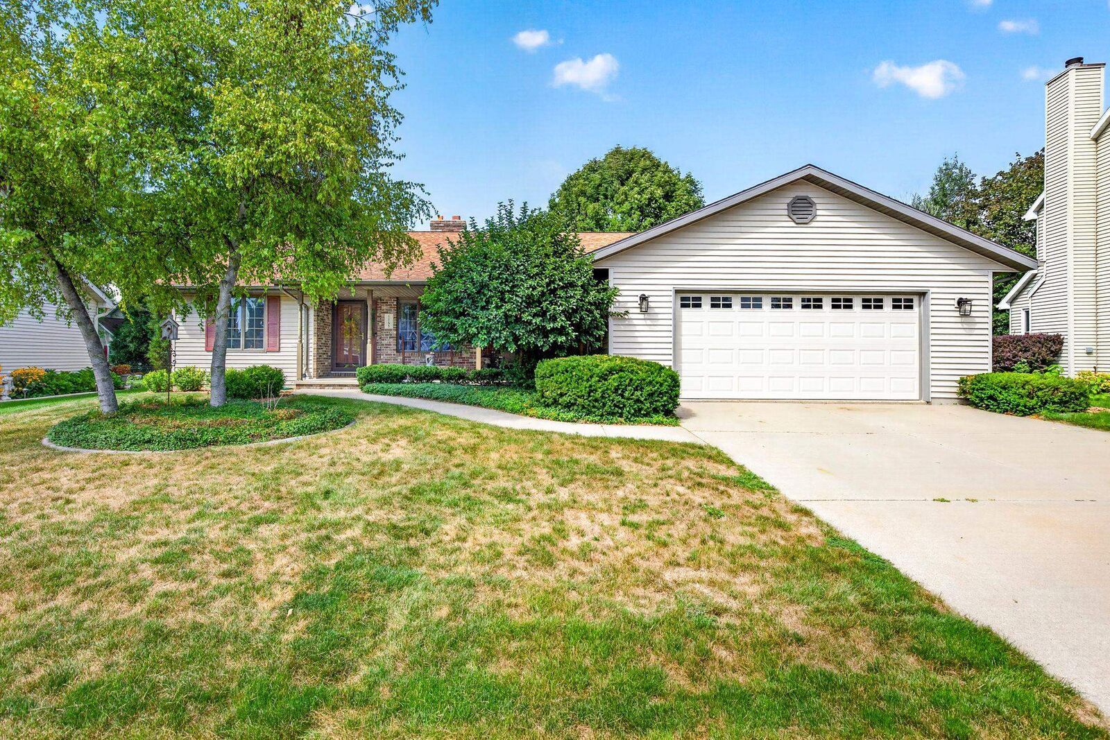 Property Photo:  1155 W Cecil Street  WI 54956-3608 