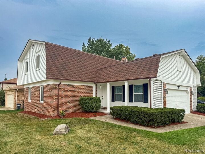 Property Photo:  2863 Continental Drive  MI 48083 