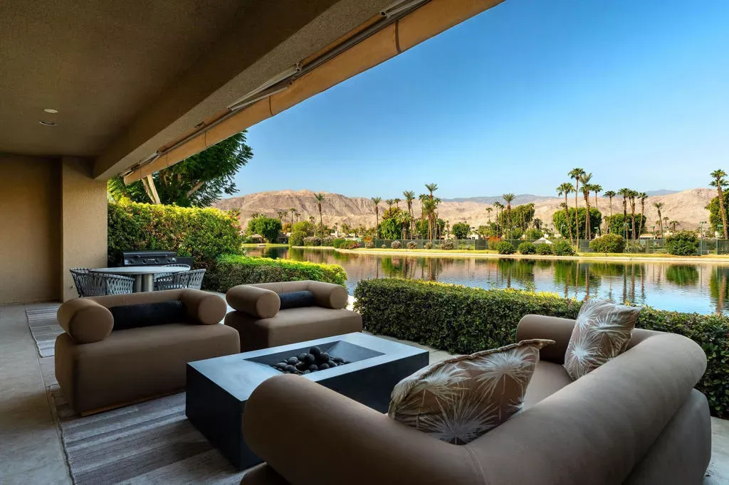 Property Photo: 149 Lakeshore Drive CA 92270