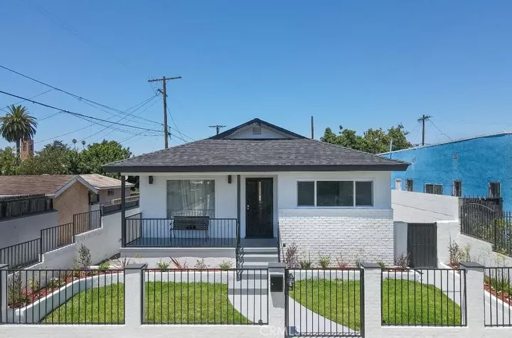 Property Photo:  1839 W 35th  CA 90018 