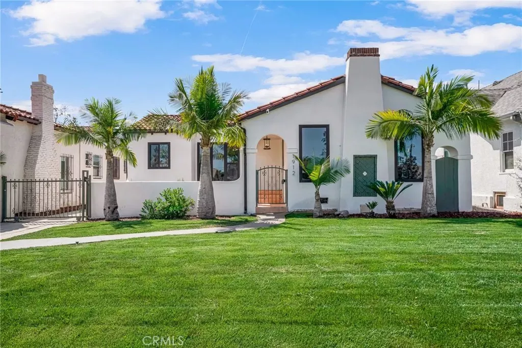 Property Photo:  1912 W 76th  CA 90047 