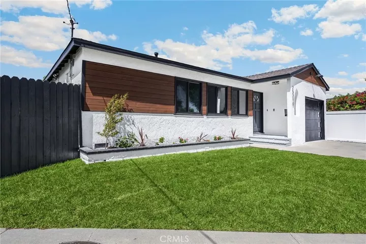 Property Photo:  25219 Ebony  CA 90717 