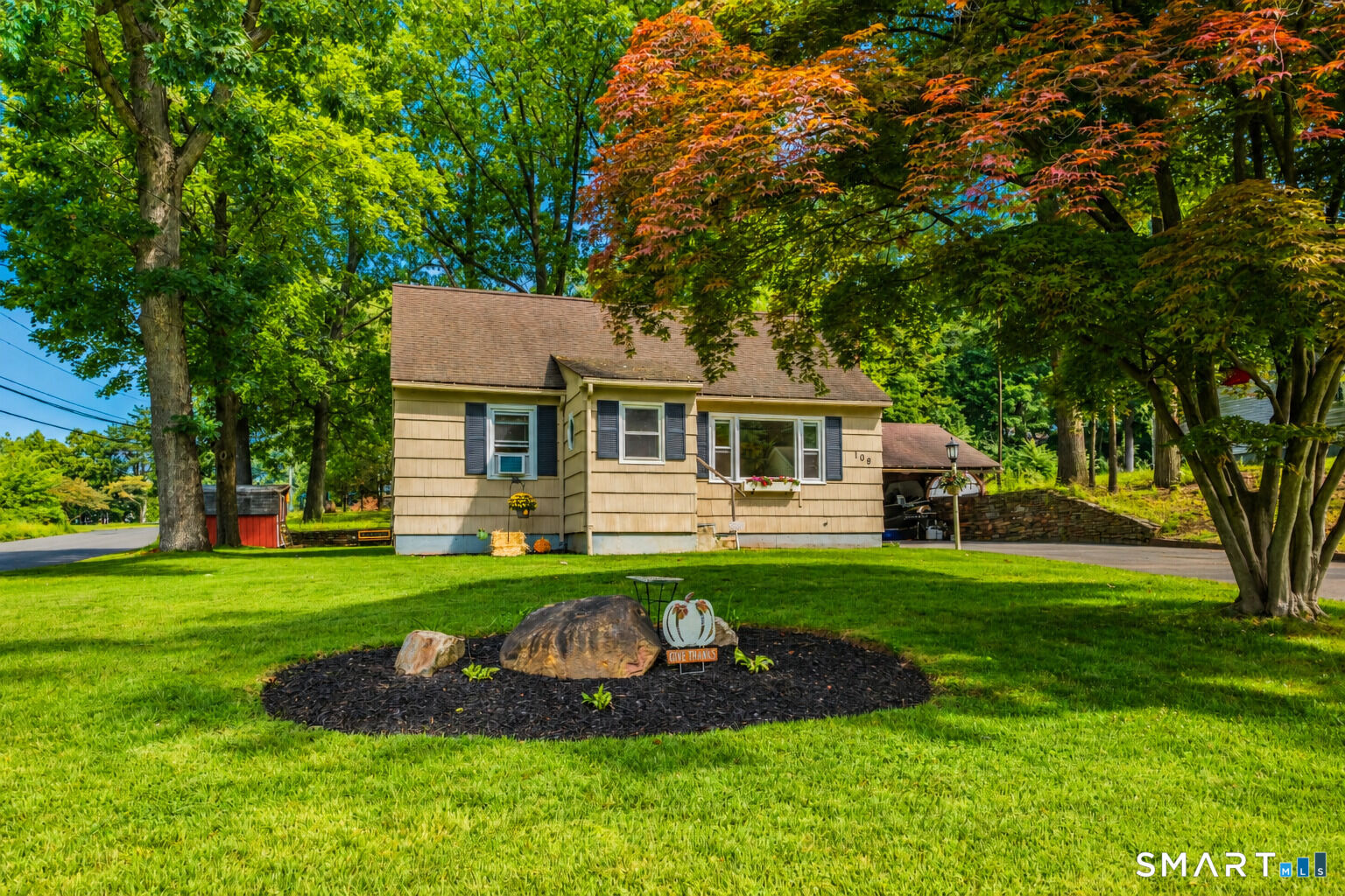 Property Photo:  109 Fairfield Street  CT 06010 