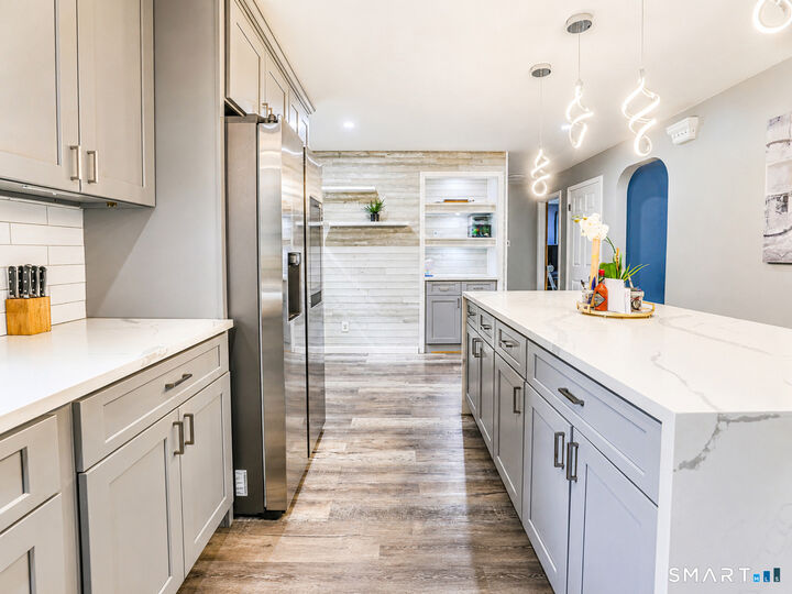 Property Photo:  501 Paddock Avenue  CT 06450 