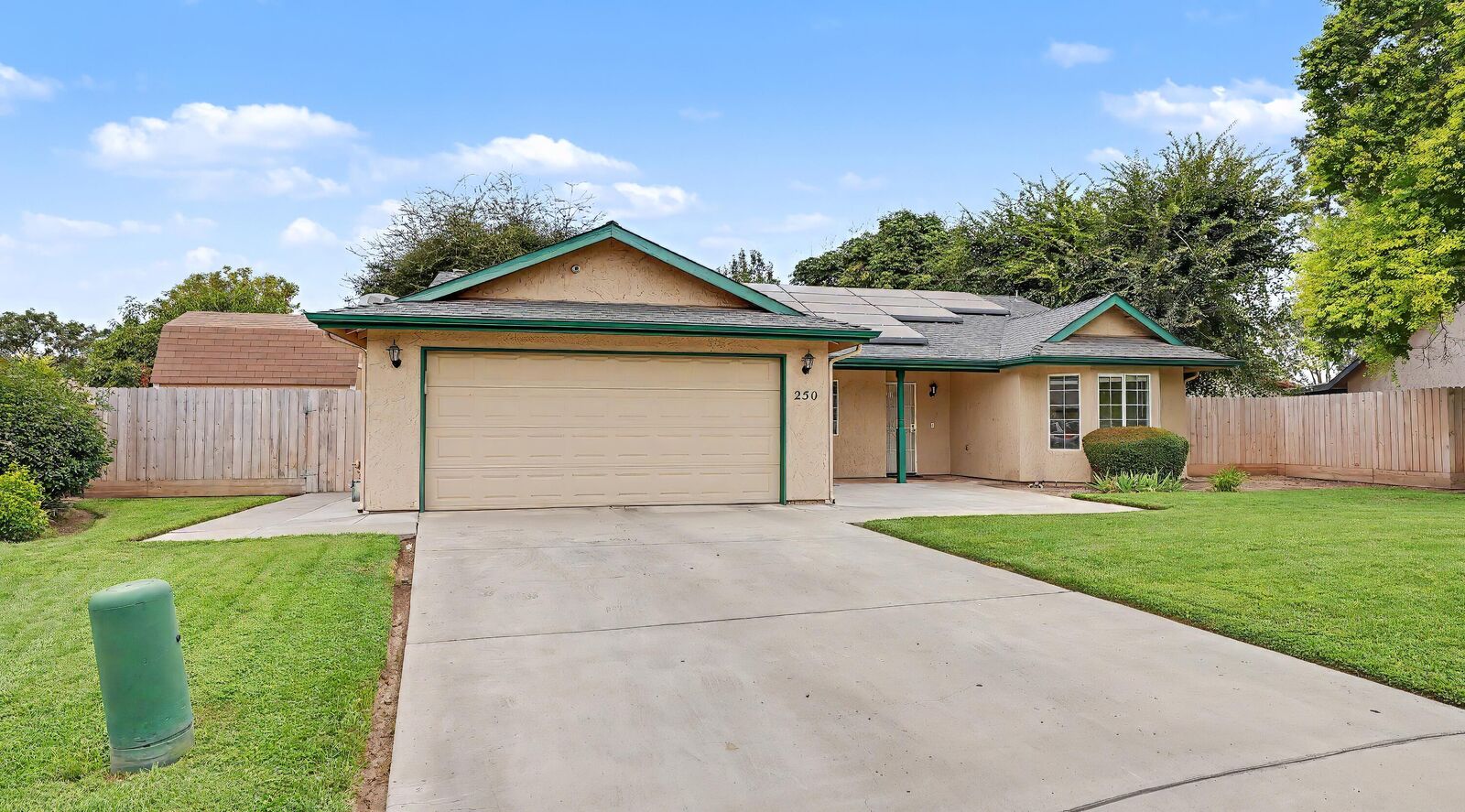 Property Photo: 250 W Loyola Avenue CA 93277