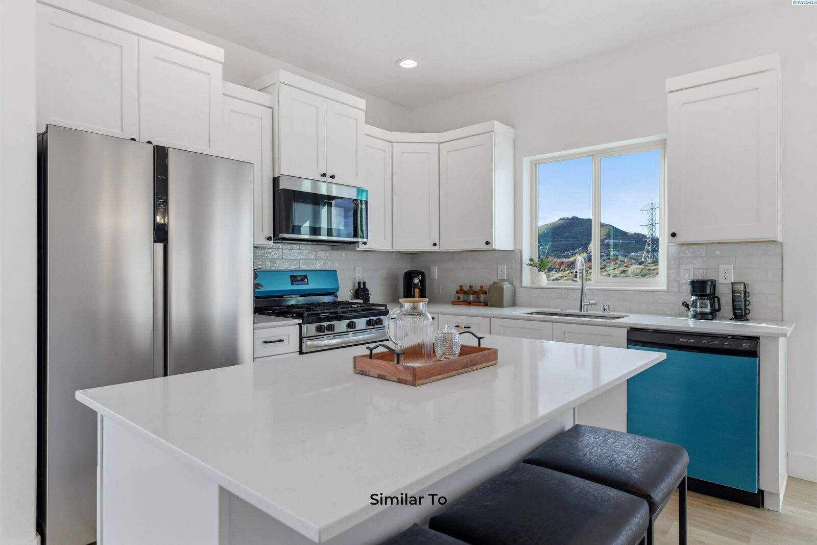 Property Photo: 4218 Road 114 WA 99301