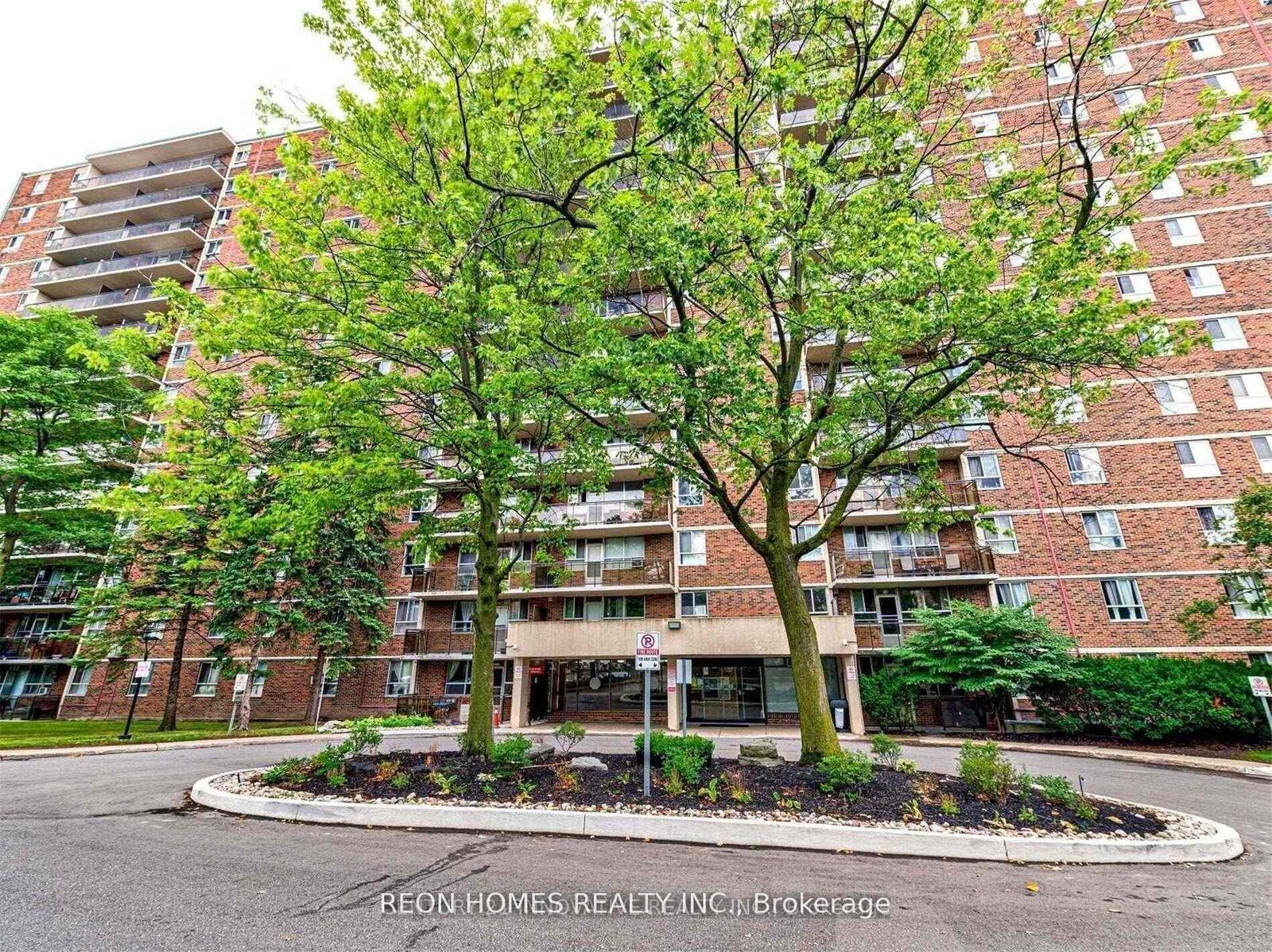 Property Photo:  1950 Kennedy Road 201  ON M1P 4S9 
