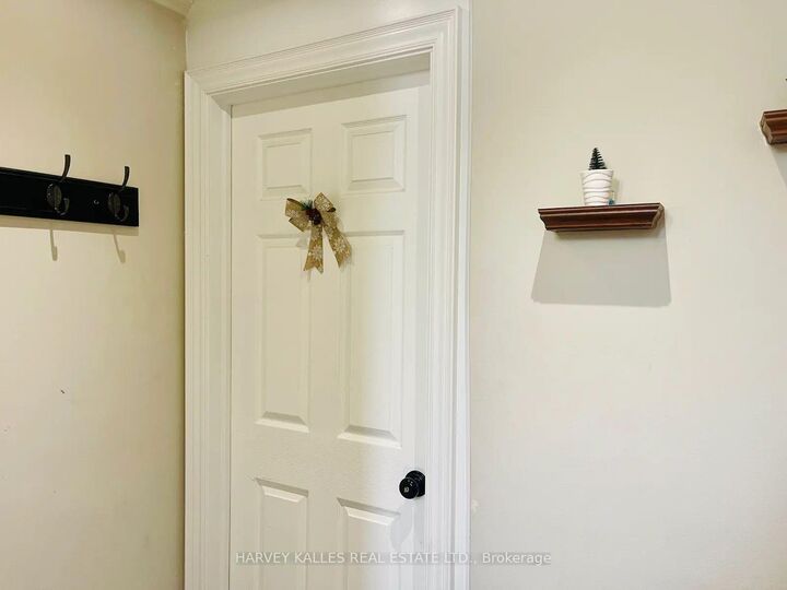 Property Photo:  1538 Davenport Road Lower  ON M6H 2J1 
