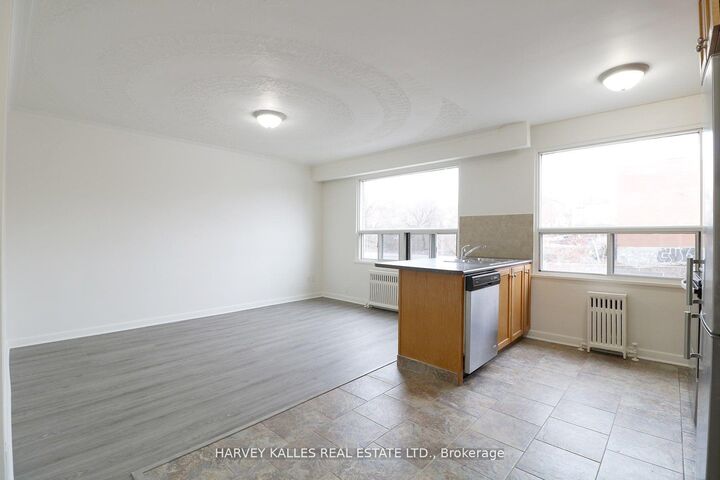 Property Photo:  500 Gilbert Avenue 209  ON M6E 4X5 