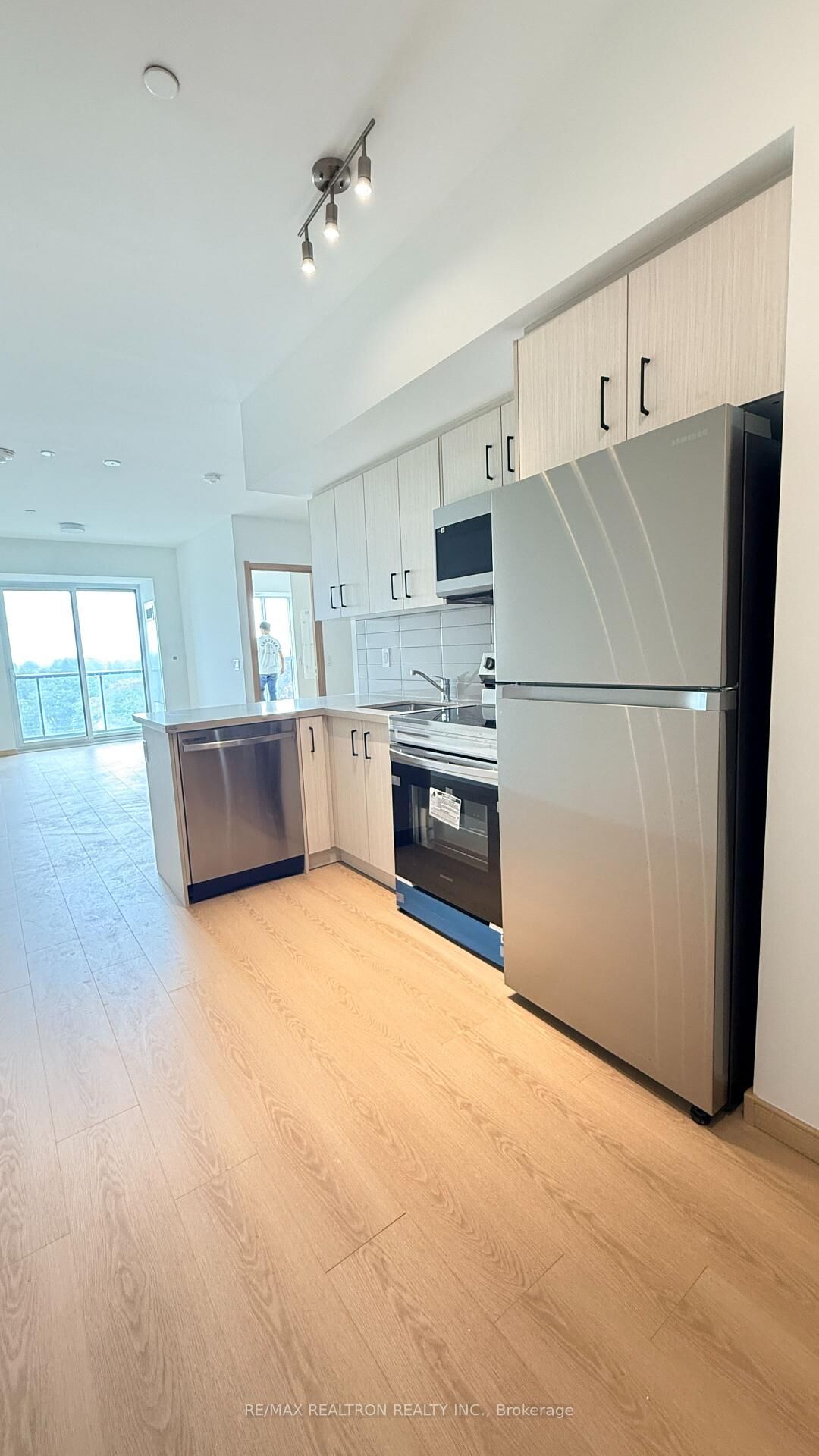 Property Photo: 3421 Sheppard Sheppard Avenue E 717 ON M1T 0C1