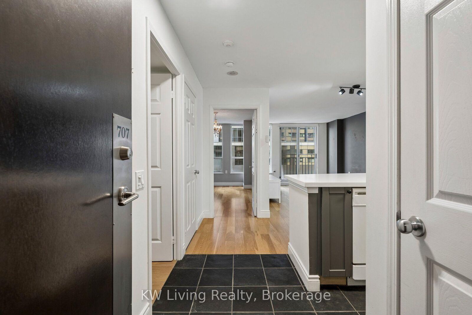 Property Photo:  388 Bloor Street E 707  ON M4W 3W9 