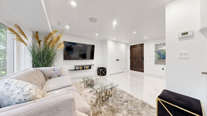 Property Photo:  23A Donwoods Drive  ON M4N 2E9 