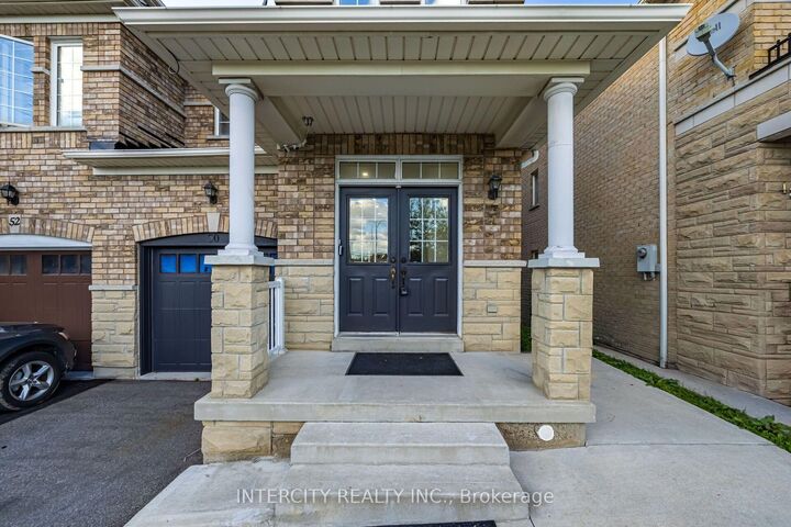 Property Photo:  50 Royal Vista Road  ON L6Y 0N5 