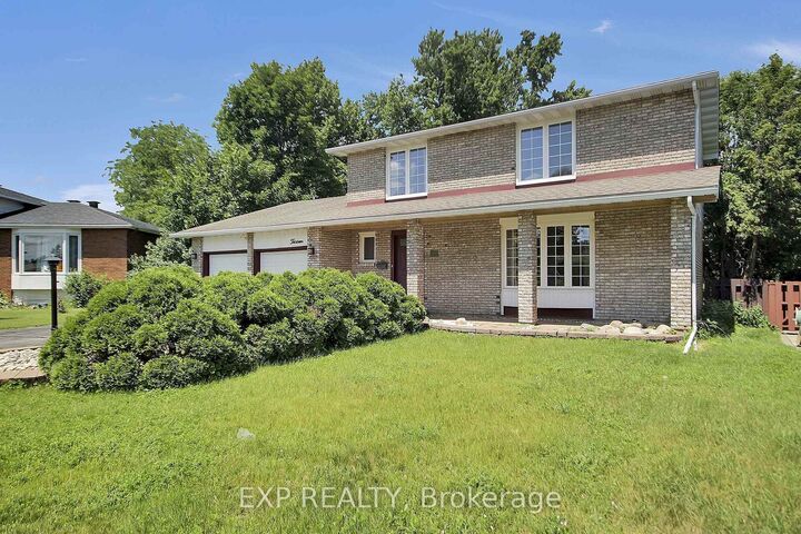 Property Photo:  13 Shanel Place  ON K2J 1C3 